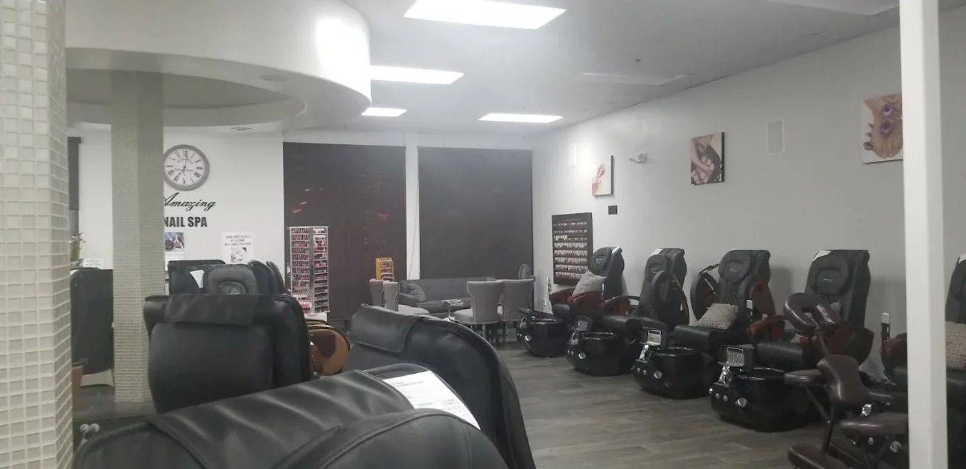 Tuyển Thợ Nails TCN & Thợ Bột Thiết Kế Giỏi - Palm Desert, CA