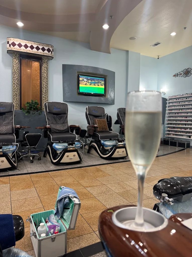 Sang Tiệm Deluxe Nails and Spa - $65K - Fort Worth, TX 💅 - ảnh 3