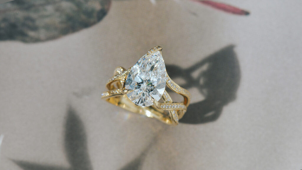 A Guide to Pear Shaped Engagement Rings - Icing On The Ring