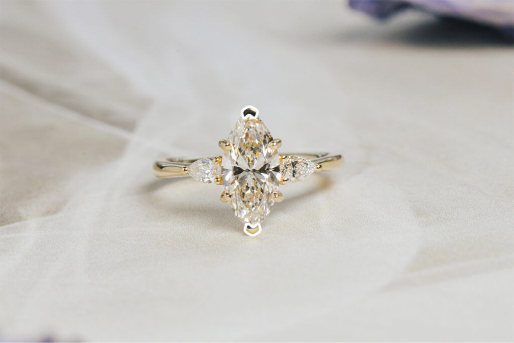 marquise engagement ring_prongs north & south