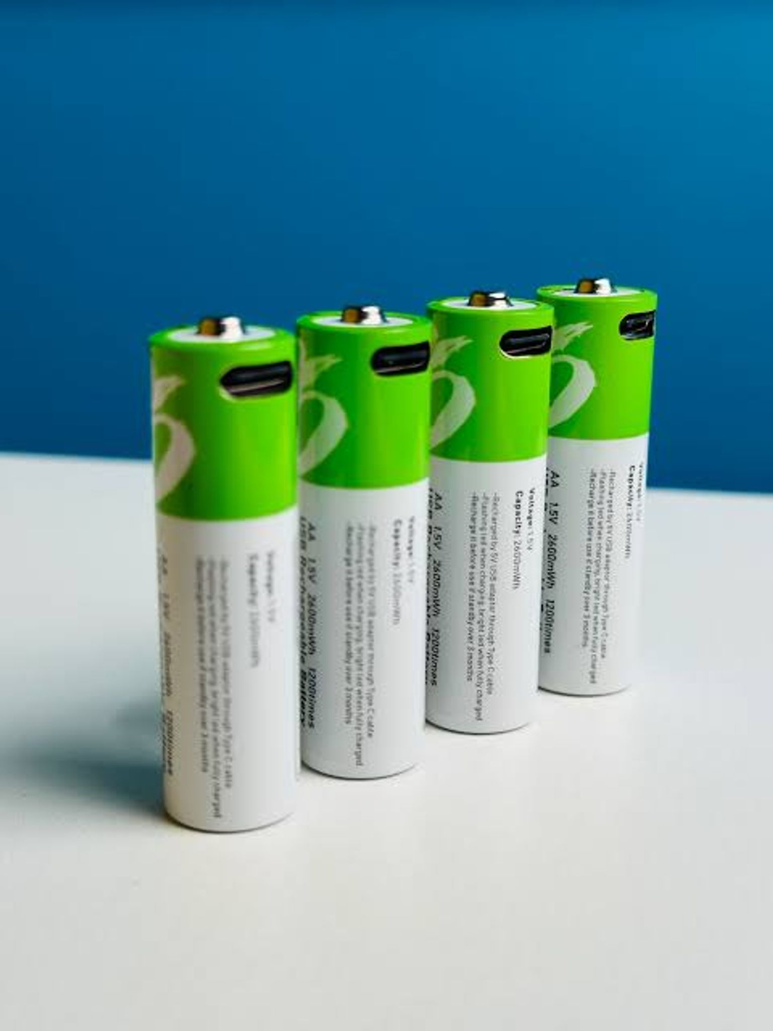 SmarToools AA 1.5V 2600mWh Rechargeable Battery (4Pcs Set) angle 2