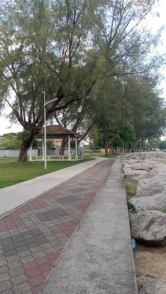 Viewing Area@Pantai Robina