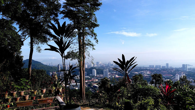 Puncak Bukit Jambul