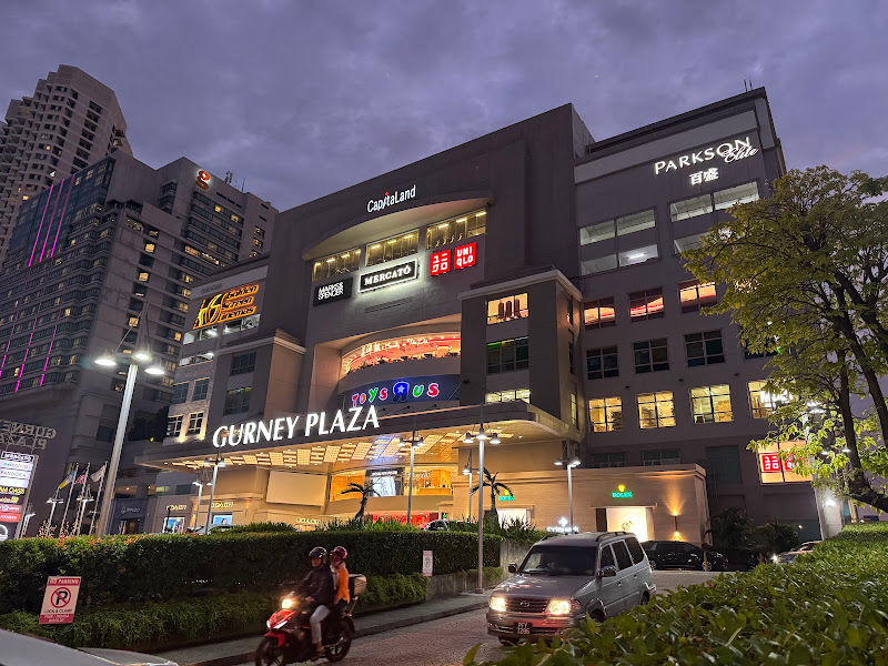 Gurney Plaza