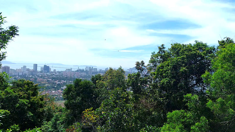 45 Batu Gantung Trail