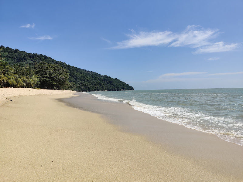 Pantai Pasir Panjang (Long Sand Beach)
