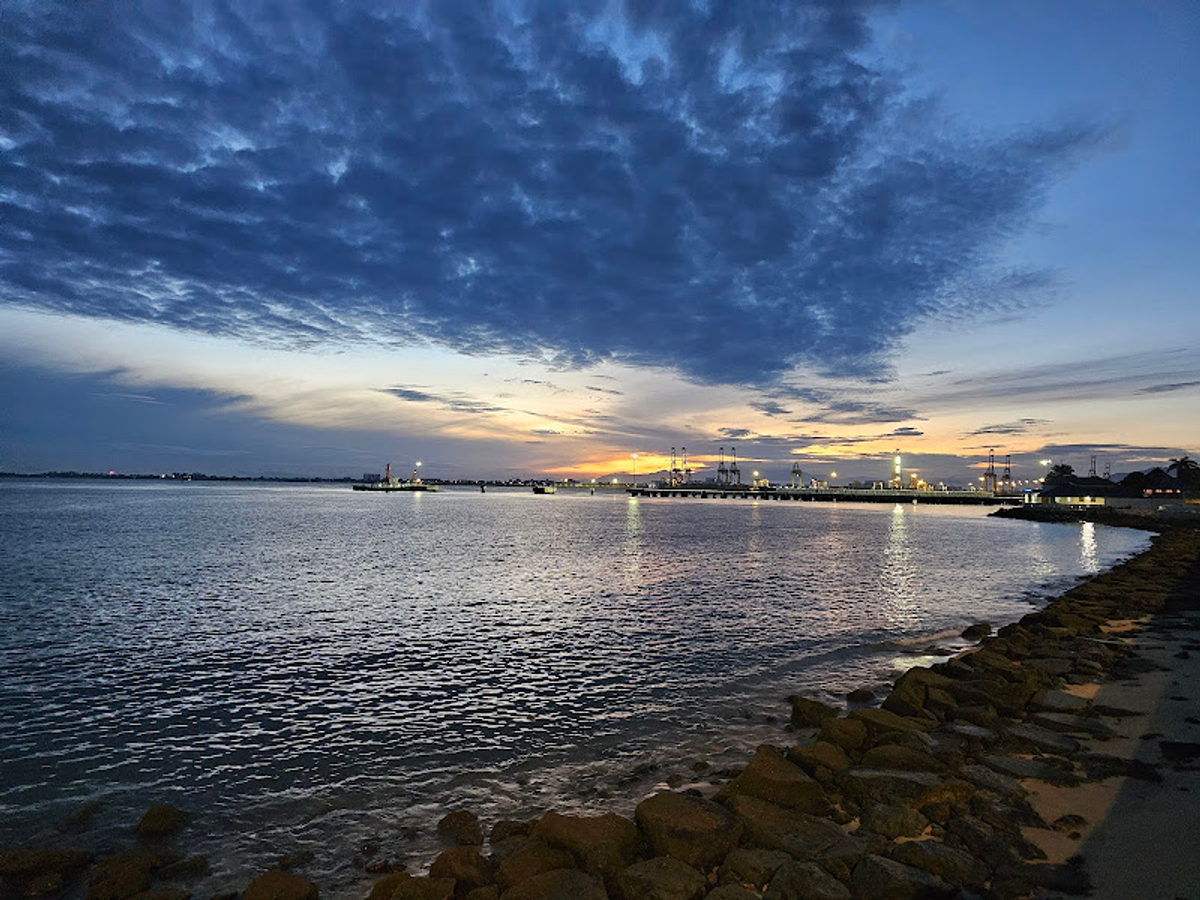 Esplanade Sea Wall Heritage Trail