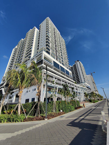 Queens Waterfront Viewing Spot
