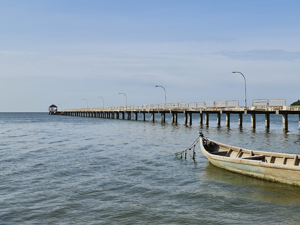 Dermaga Teluk Kumbar