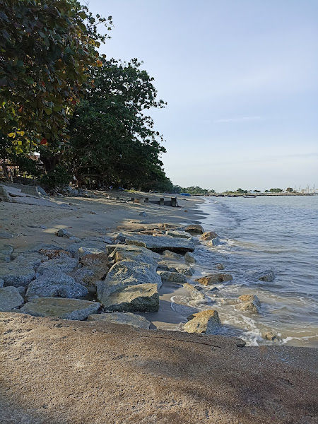 Pantai Kampung Contoh