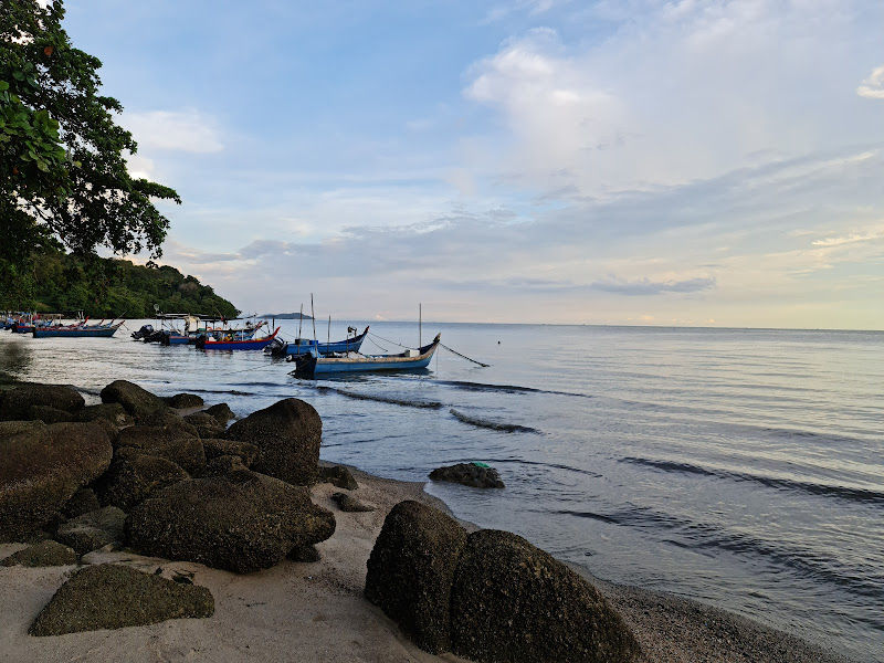 Gertak Sanggul Beach