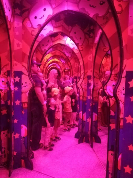 Magic Mirror Maze THETOP