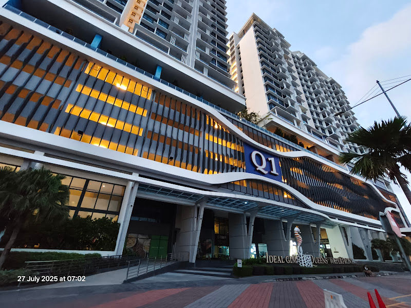 Queens Waterfront Q1 Commercial