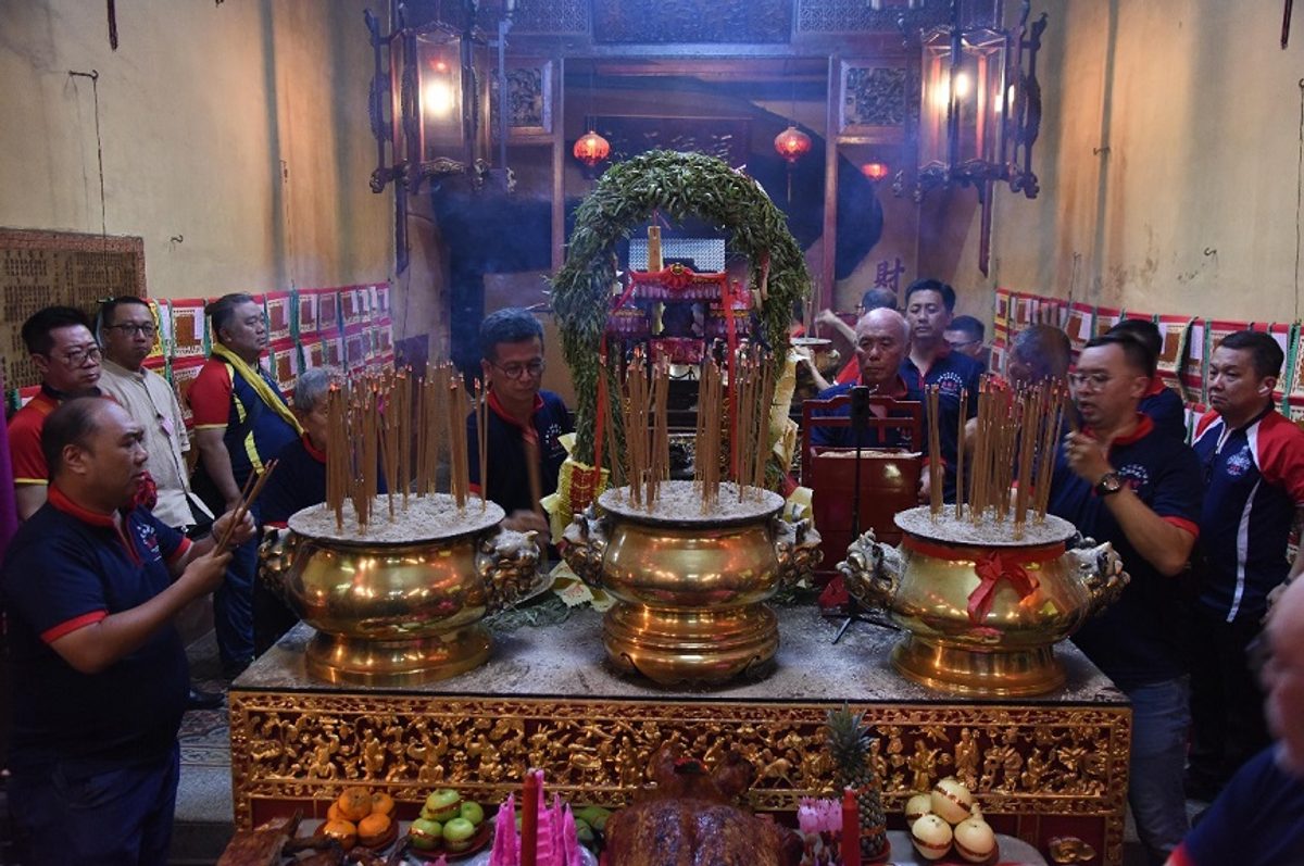 “Chneah Hoay” Flame Watching Ceremony (寶福社请火仪式)