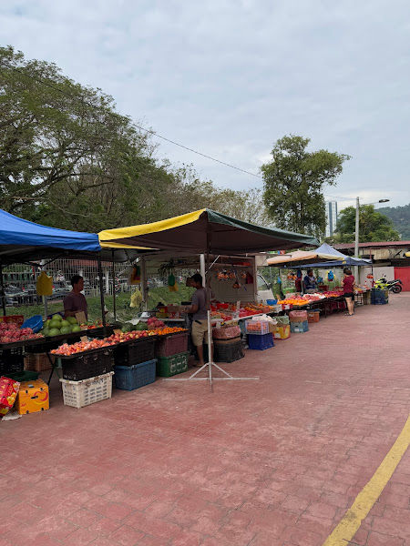 Sungai Ara Market