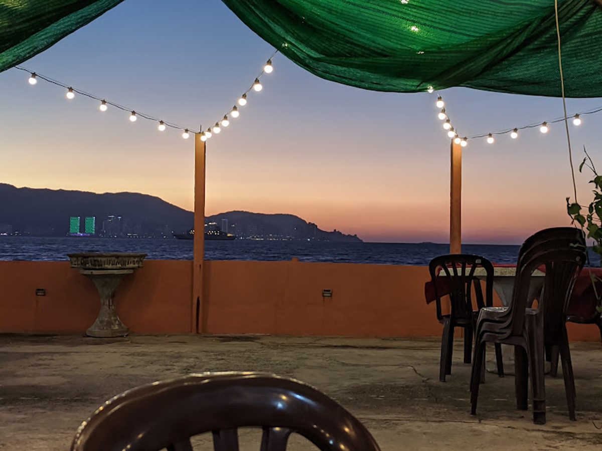 323 Seafood Restaurant