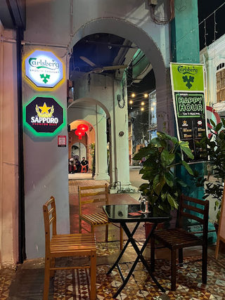 Infiniti Restaurant and Bar 3