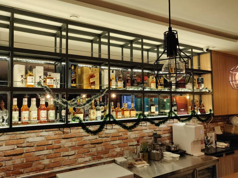 Merchants' Bar & Bistro by Chinese Merchants' Club