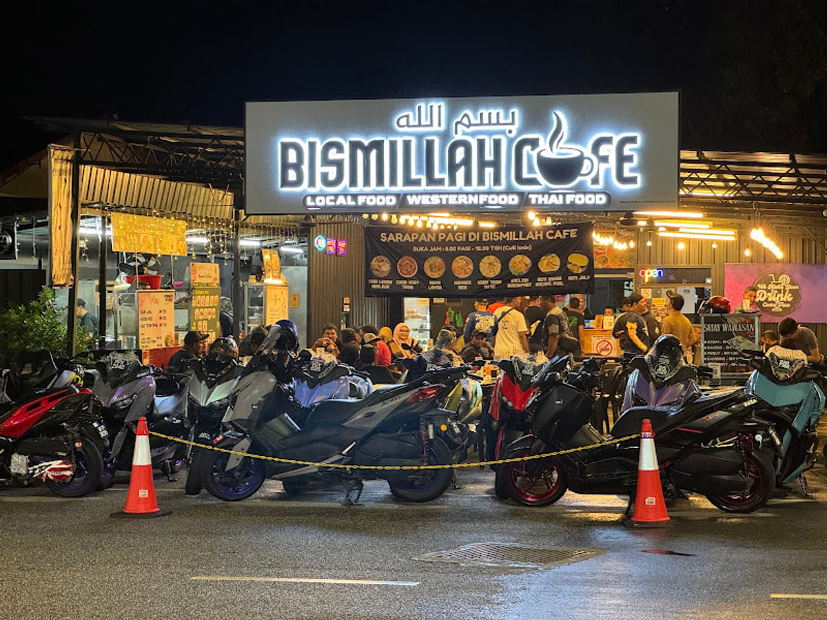 Bismillah cafe by L.A corner