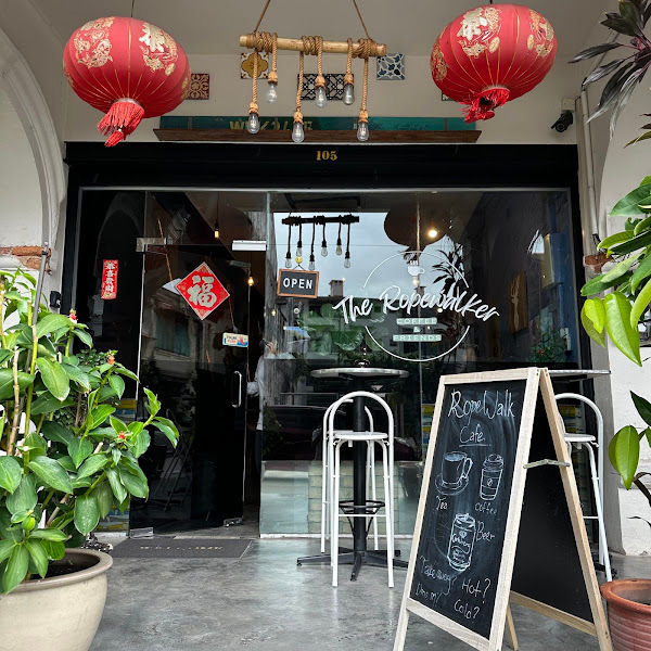 The Ropewalker Coffee & Friends