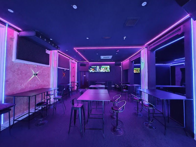 J House Family Ktv & Bistro