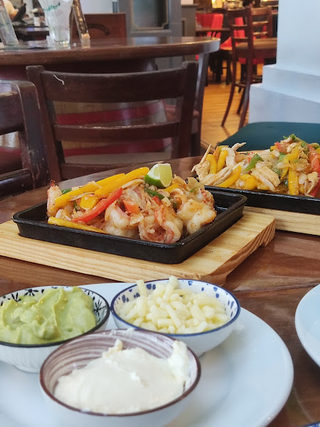 Healy Mac's Irish Bar & Restaurant - Penang 2