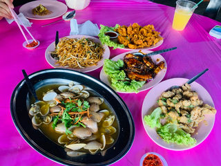 Floating Seafood Paradise Restaurant 3