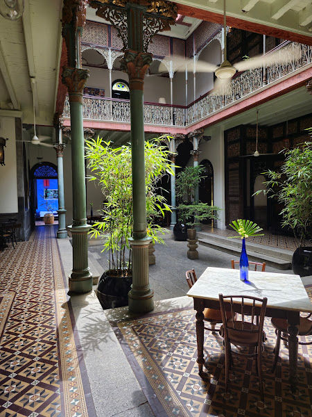 Courtyard Restaurant in Blue Mansion