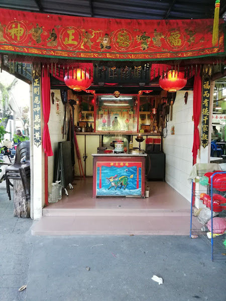 Batu Lanchang Food Stalls Complex