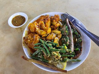 SRI SIAM SIGNATURE RESTAURANT (The shark foodcourt) 2