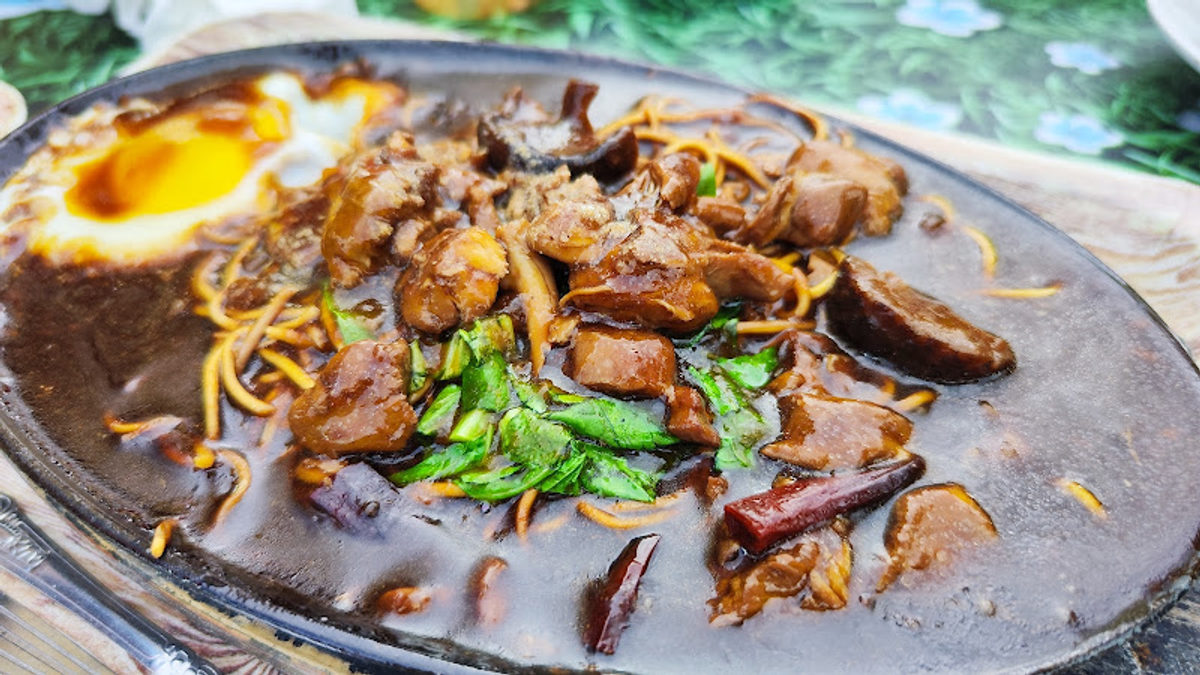 Zariflicious & E'z Western