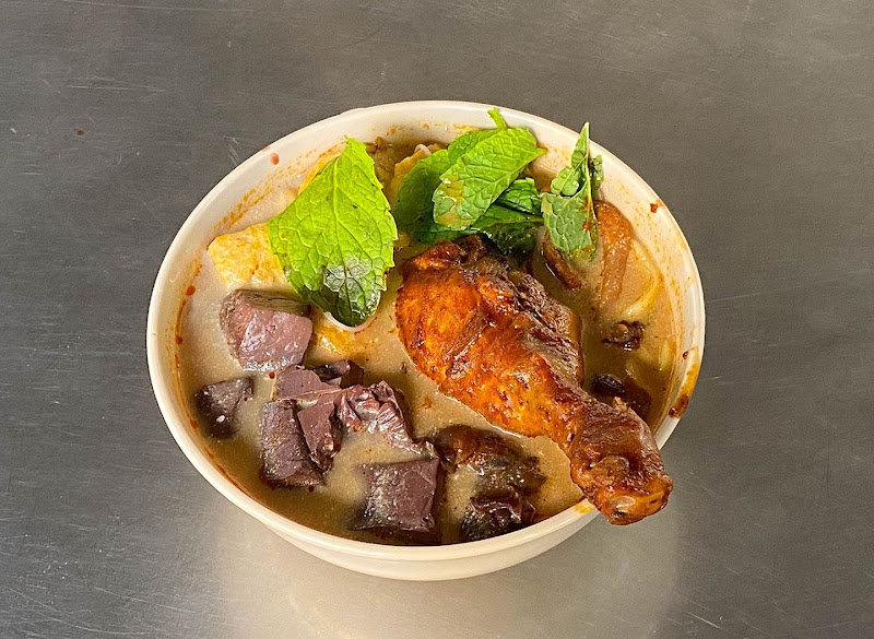 Lao Mu Zi Curry Mee