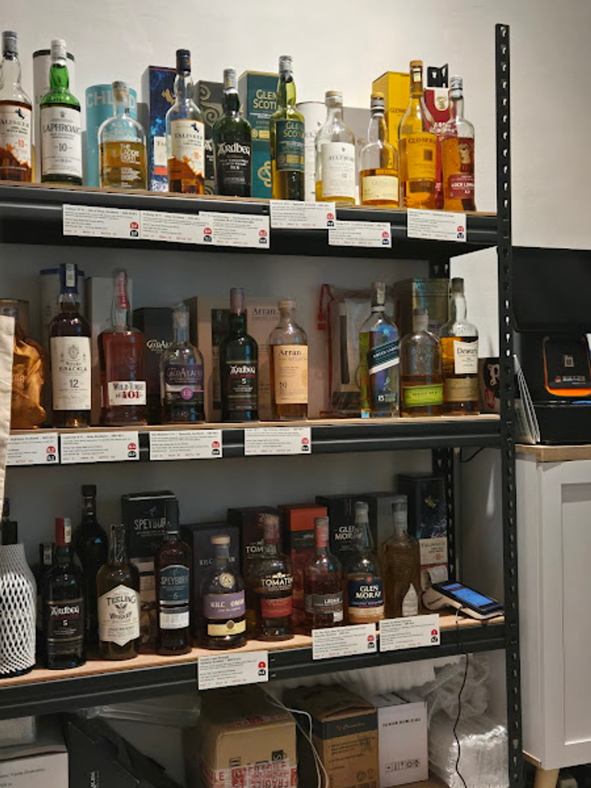 Curious Llama Whisky Masterclass & Specialty Bar