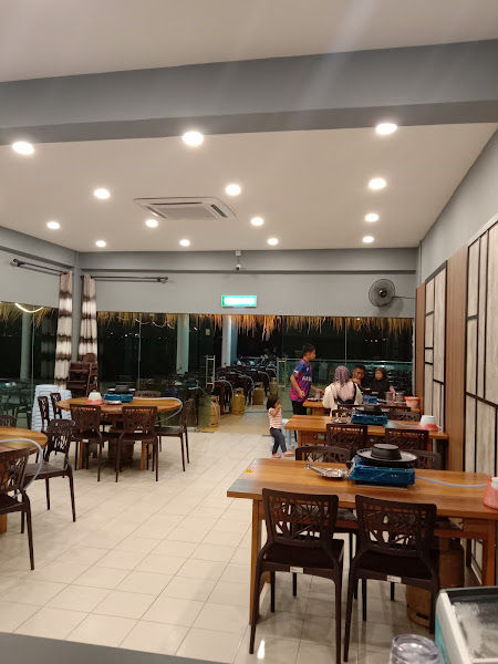 AHHAR STEAMBOAT & GRILL