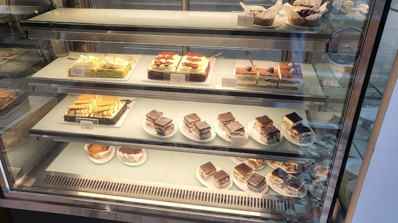 RUMAH LONTONG@IRVING ROAD