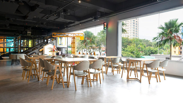 Cocoon+ Kids Cafe - Gurney