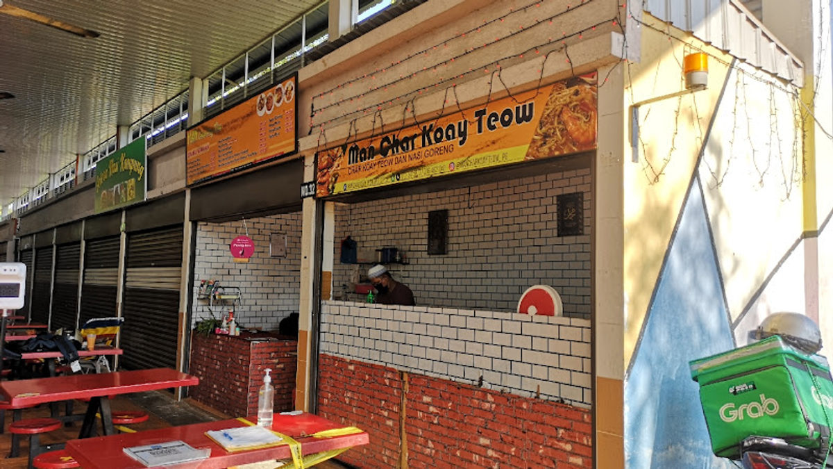 Man Char Kuey Teow Wet Style Penang (Halal)