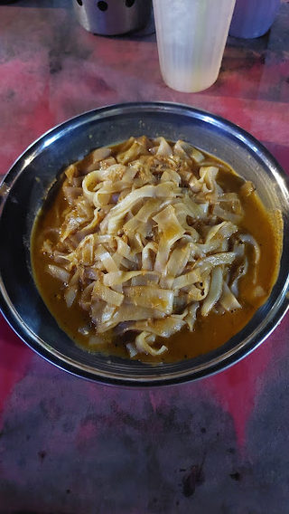 Kedai Mee Bandung Teloq Pecah Dalam 1