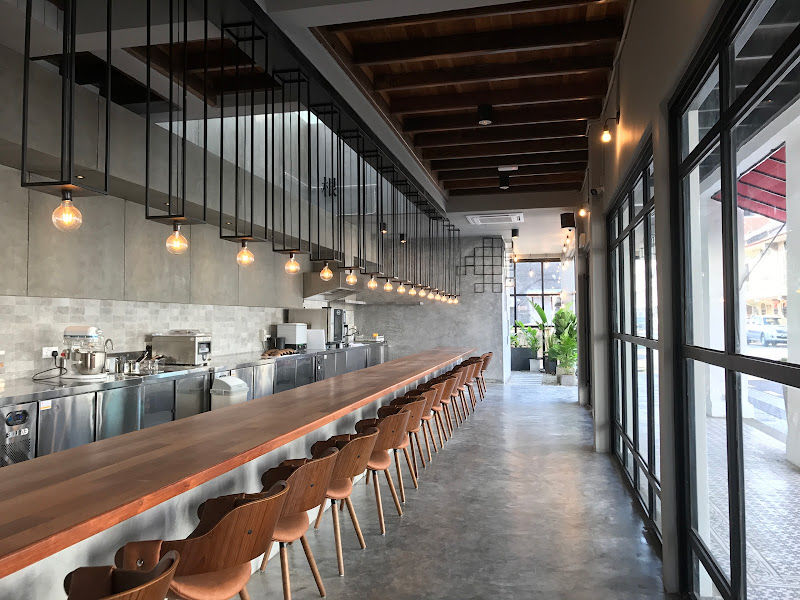 Communal Table by Gēn 根