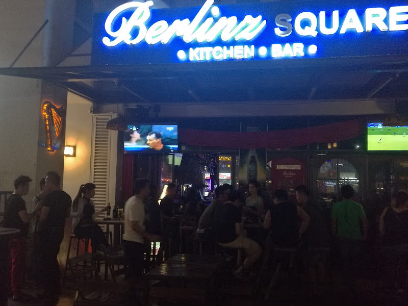 Berlinz Square