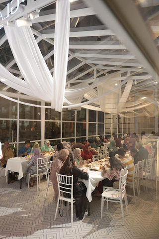 Glasshouse by Leyla 1