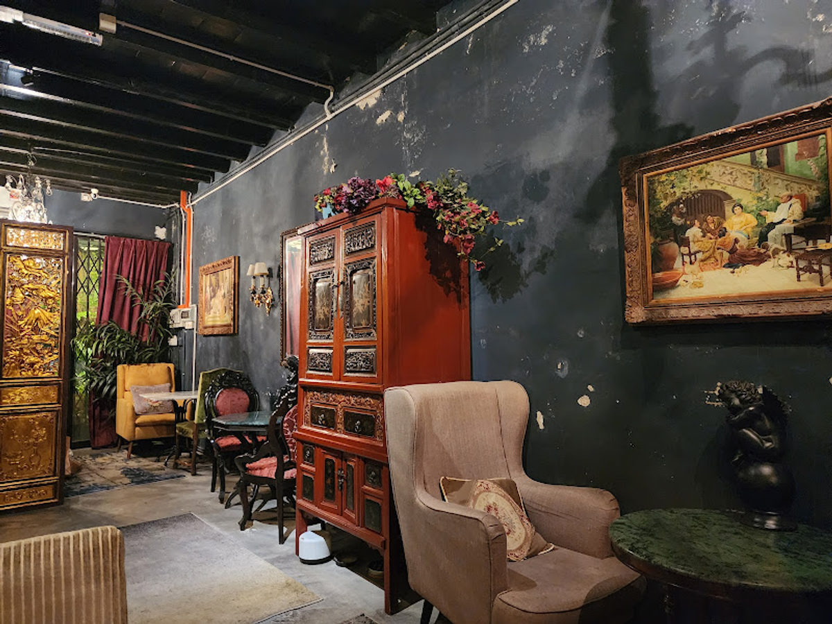 Moody Cow Dessert Cafe