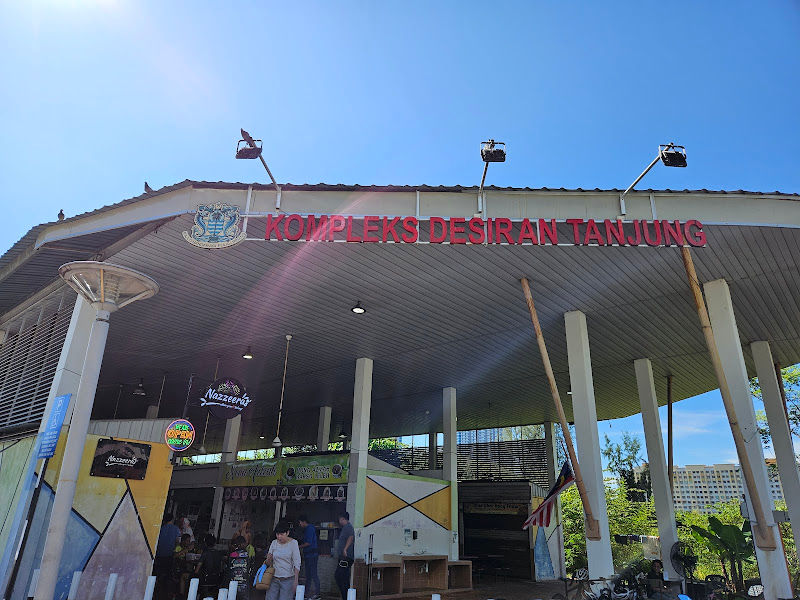 Uncle Loke Curry Mee 六叔咖哩面