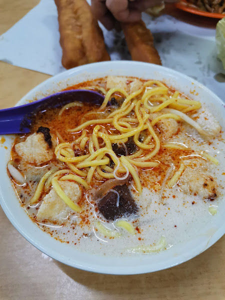 Chowrasta market white curry noodles