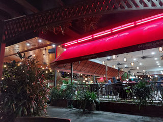 De Pauh Garden Restaurant & Cafe 1