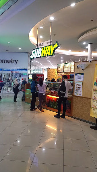 Subway 1st Avenue Mall
