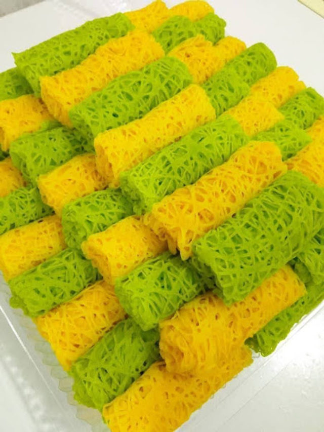 ROTI JALA & TAUHU BEGEDIL MAMANOR