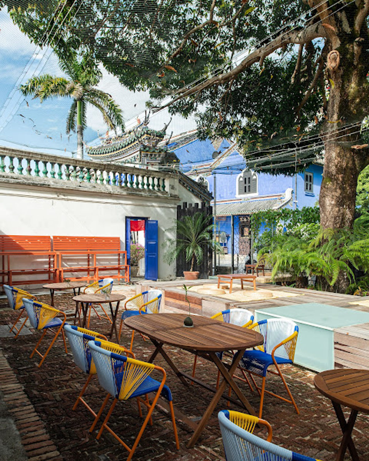 Mangga at the Blue Mansion