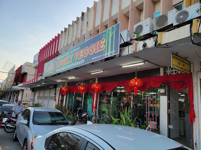 Lucky Veggie Vegetarian Restaurant