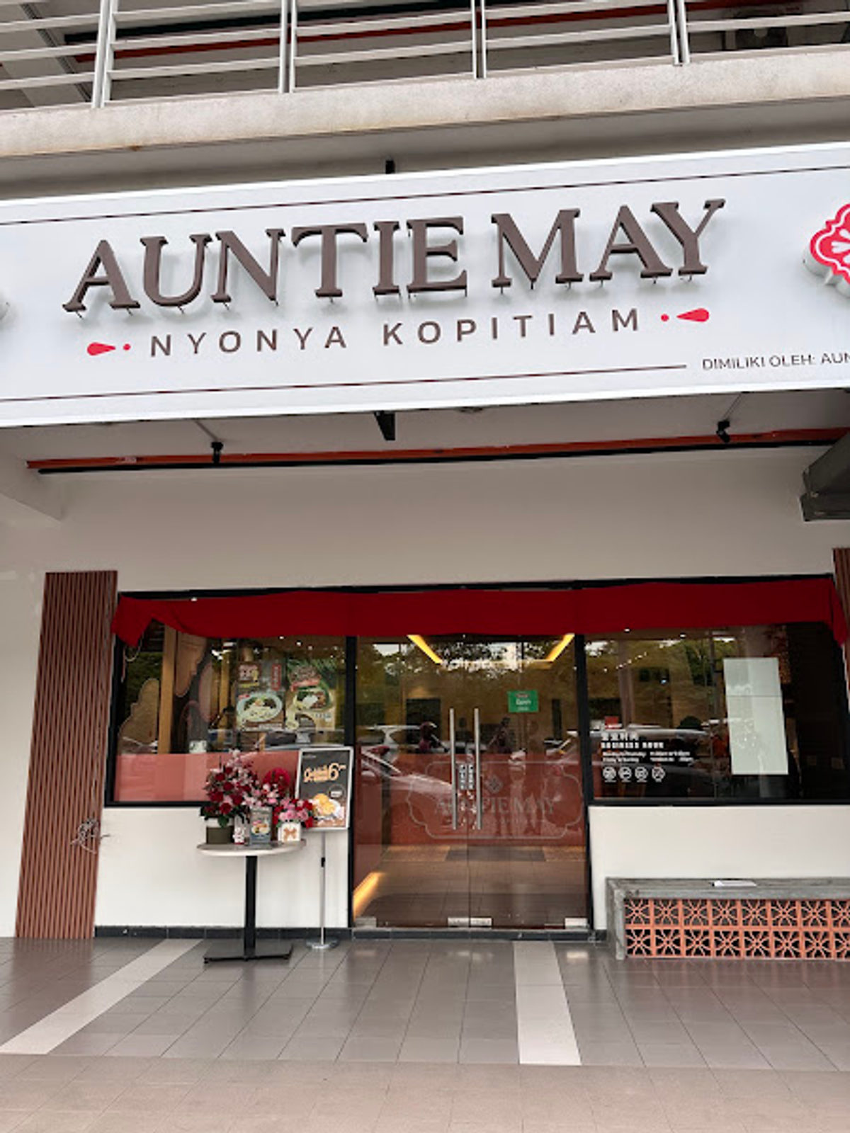 Auntie May Nyonya Kopitiam